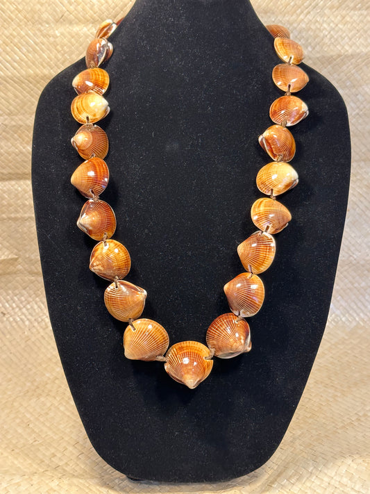 Clam Shell Kuki Style Necklace